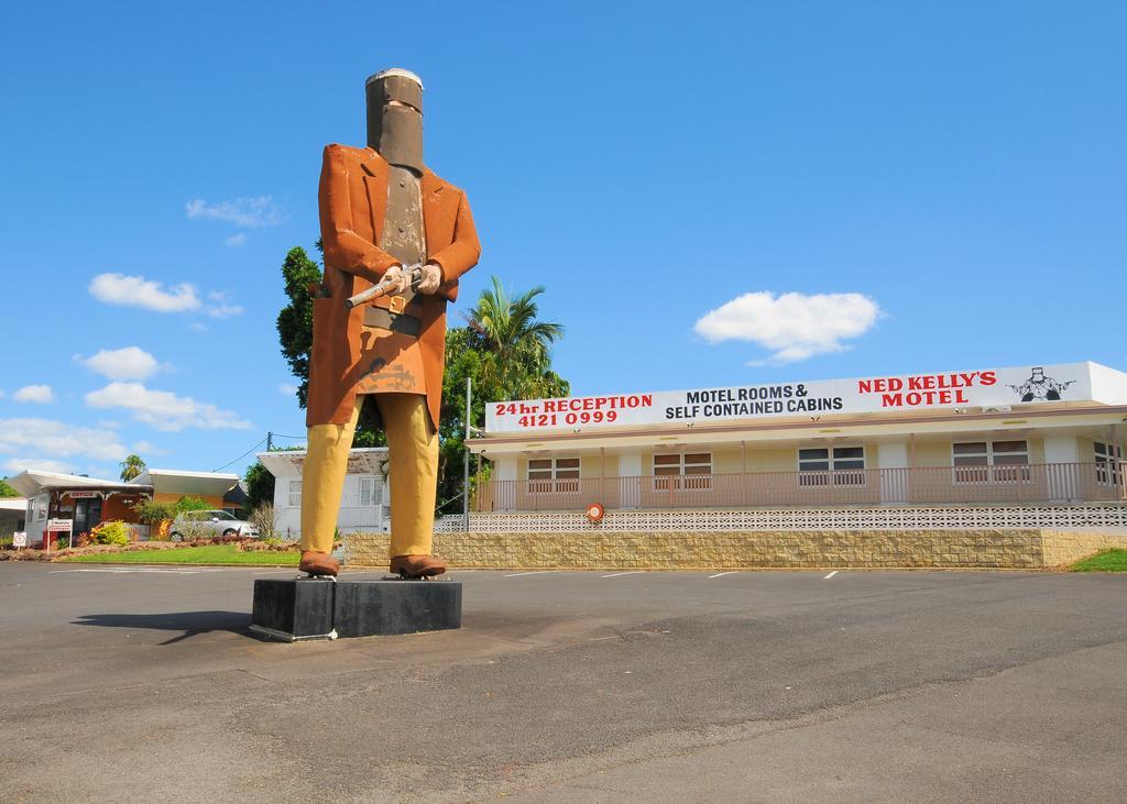 Ned Kelly'S Motel Мерибъроу Екстериор снимка